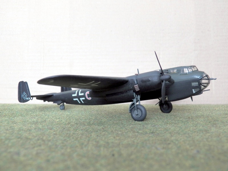 [Italeri+Airfix] Dornier Do 217 E-2, vers 1980 101_2412