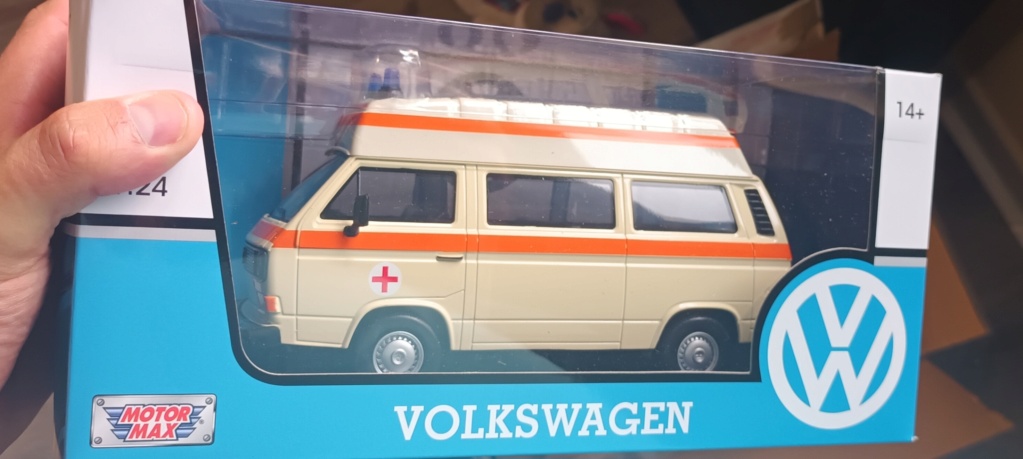 Réalisation VW T3 1/24 ambulance MicroRea  20230612