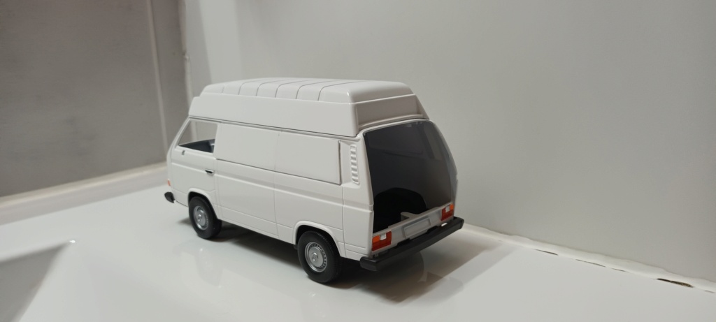 Réalisation VW T3 1/24 ambulance MicroRea  20230720