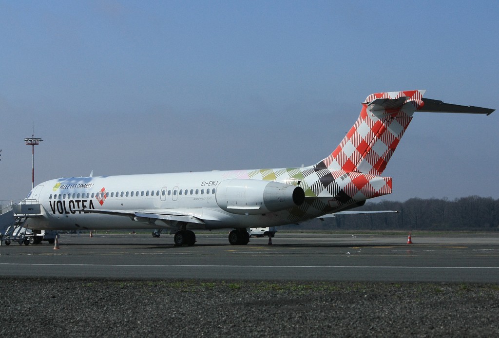 [18/03/2014] Boeing 717 (EI-EWJ) Volotea Airlines: "ALLEZ LES CANARIS" Stickers Ei_ewj11