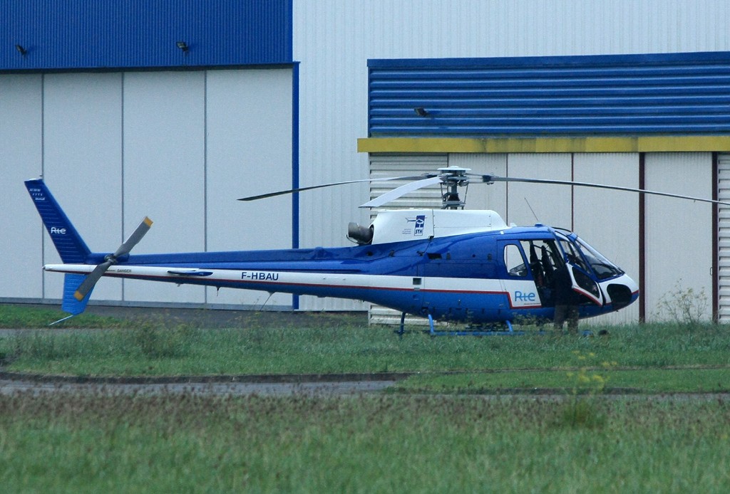 eurocopter as 350 b2 de RTE à LA BAULE ce jour F_hbau11