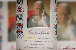 Pour le pape internet est un don de DIeu. Tumbl120