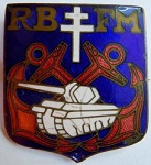 Matériels blindés, régiments, insignes, documents divers Insign11