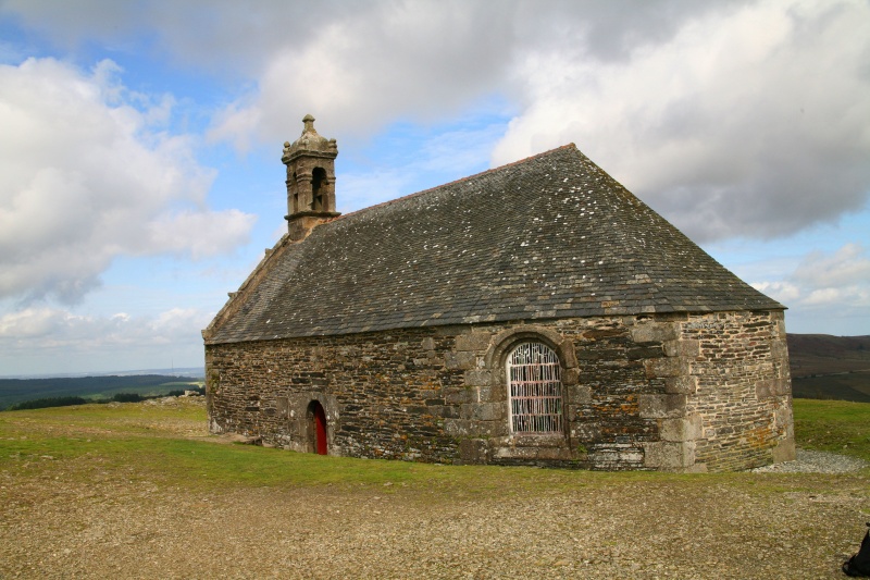 Nous avons même la montagne en Bretagne .... Aglise11