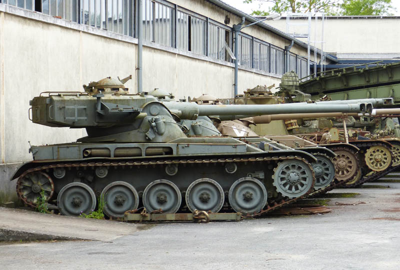 Char léger AMX 13 ... épave de SAUMUR Réf 79874 Amx13_15