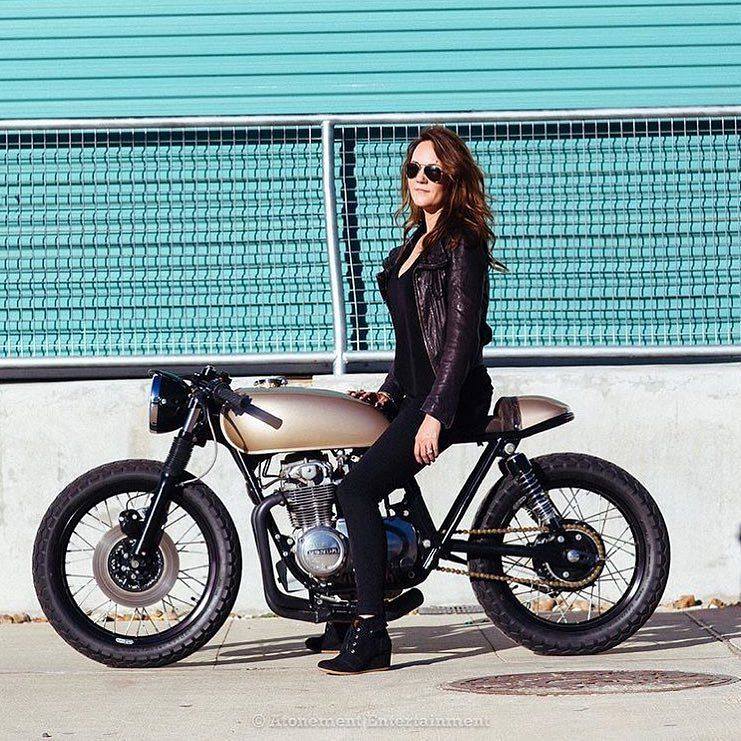 Babes & Bikes - Page 15 16998110