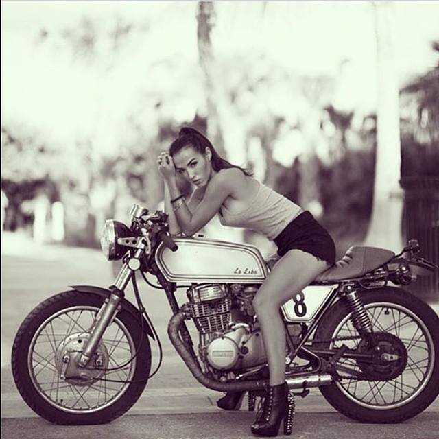 Babes & Bikes - Page 15 17098610