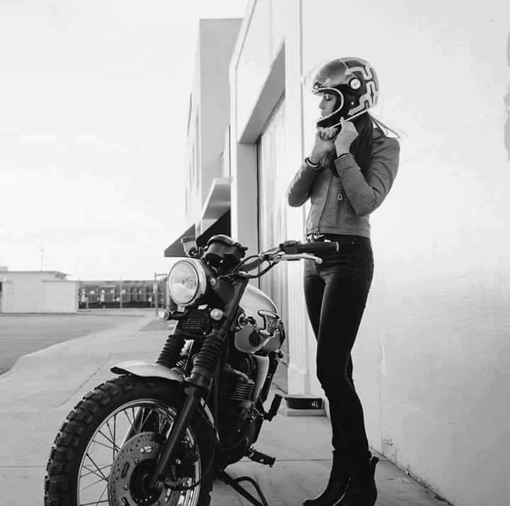 Babes & Bikes - Page 15 17190311