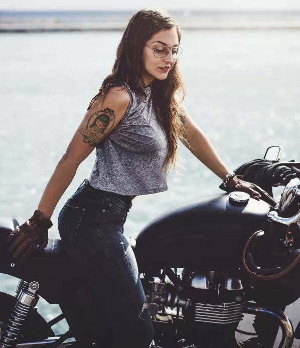 Babes & Bikes - Page 15 17191510