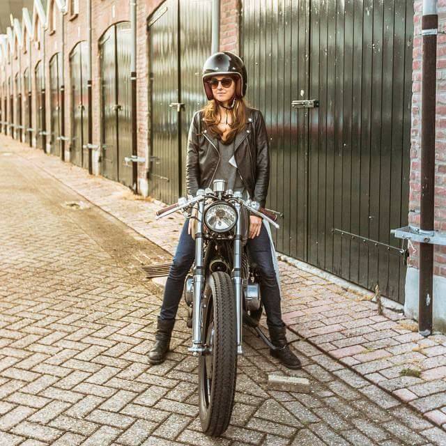 Babes & Bikes - Page 16 17342610