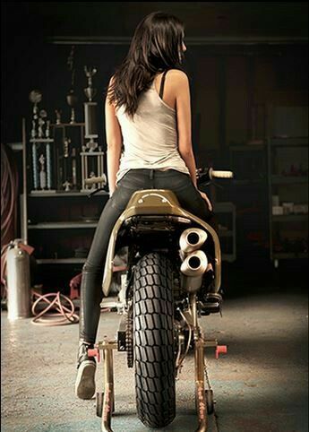 Babes & Bikes - Page 16 17523610