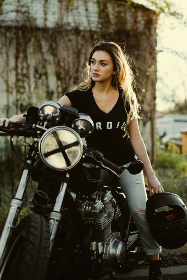 Babes & Bikes - Page 18 17951610