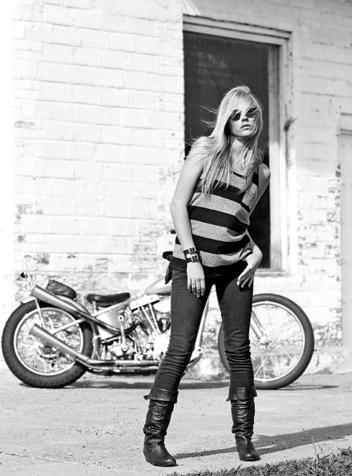 Babes & Bikes - Page 18 17992011