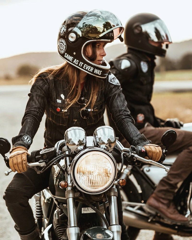 Babes & Bikes - Page 18 18055810