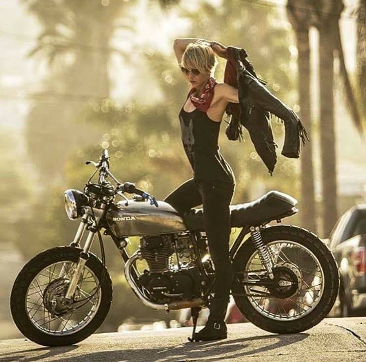 Babes & Bikes - Page 18 18193810