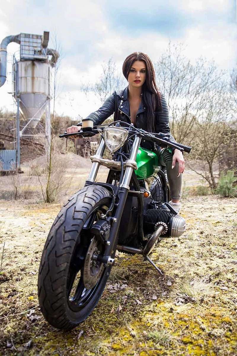 Babes & Bikes - Page 18 18209310
