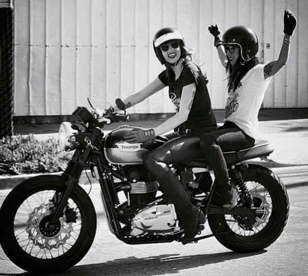 Babes & Bikes - Page 18 18268210