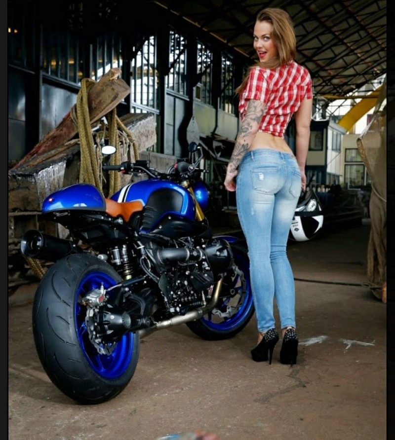 Babes & Bikes - Page 20 18558810