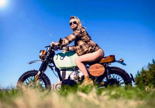 Babes & Bikes - Page 20 18813210