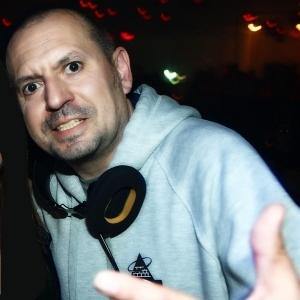 Intervista a DJ Cirillo: dal Cocoricò ai memorabili rave degli anni Novanta Cirill10