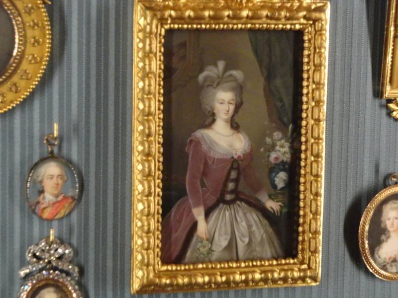 Portraits de Marie-Antoinette d'après Elisabeth Vigée Le Bun ?  18670810