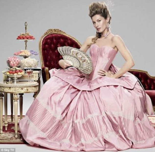 Marie-Antoinette, muse de la mode  Let_th10
