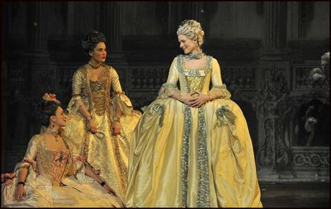 Résultat de recherche d'images pour "Natacha Rénier est Marie-Antoinette"
