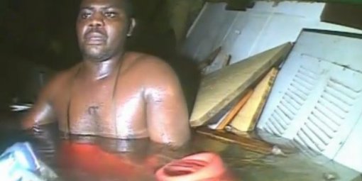 Il survit 3 jours dans son bateau,sous 30 mètres d'eau au Nigéria  Le-mir10
