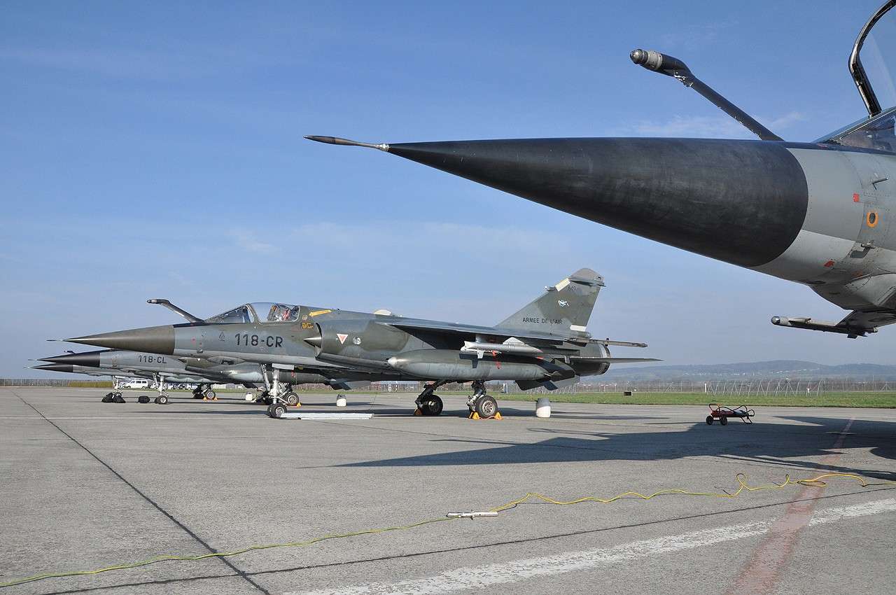 Mirage F-1 - La derniere visite à l'étranger  F-1cr_26