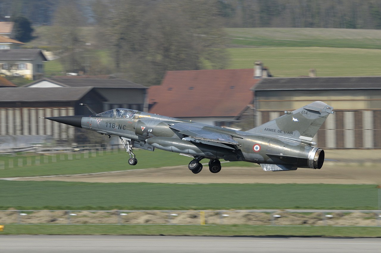 Mirage F-1 - La derniere visite à l'étranger  F-1cr_32