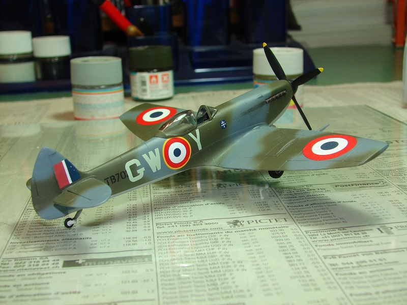 Spitfire Mk XVIe Heller 1/72 (VINTAGE) Dsc02211