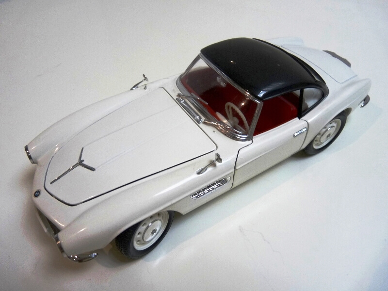 BMW 507 Touring Sport Coupé - 1959 - Revell Métal 1/18 ème Bmw_5072