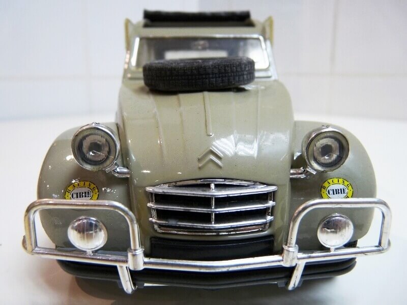 Citroën 2 chevaux Raid - 1966 - Solido 1/17 ème Citr_117