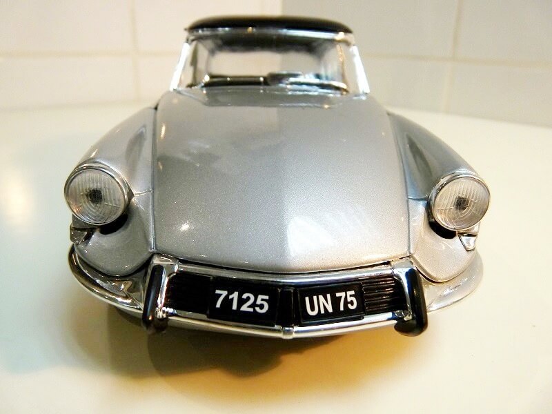 Citroën DS 19 - 1956 - Solido 1/18 ème Citrod15