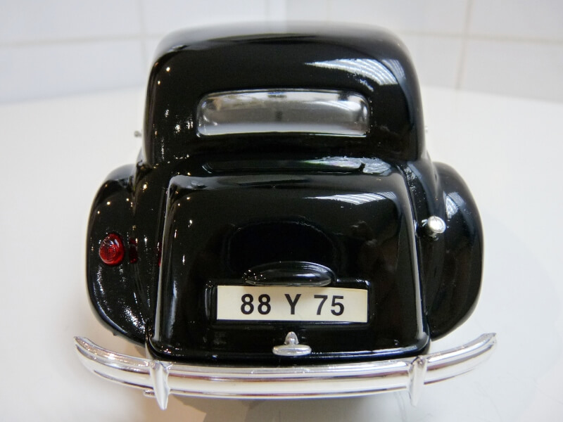Citroën Traction 15cv 6cyl - 1952 - Maisto 1/18 ème Citrot22