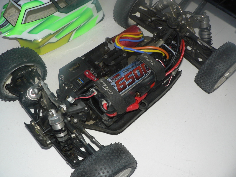 Présentation de mon brushless rc LOSI P1220012