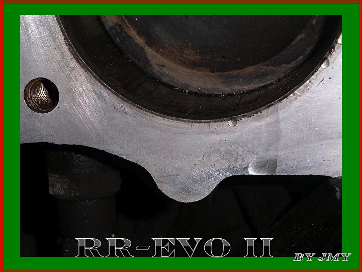 Fixer les chemises...avec des vis  Rr-evo12