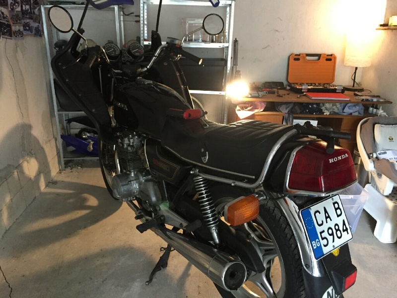 Brigitte la CB650 RC03 se refait une beauté en café racer Img_8812