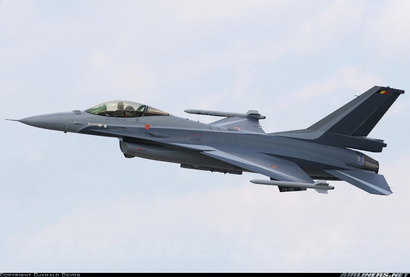 F16A Fighting Falcon MLU du Solo Display team Belgium  -1/48 [HASEGAWA] 13051510