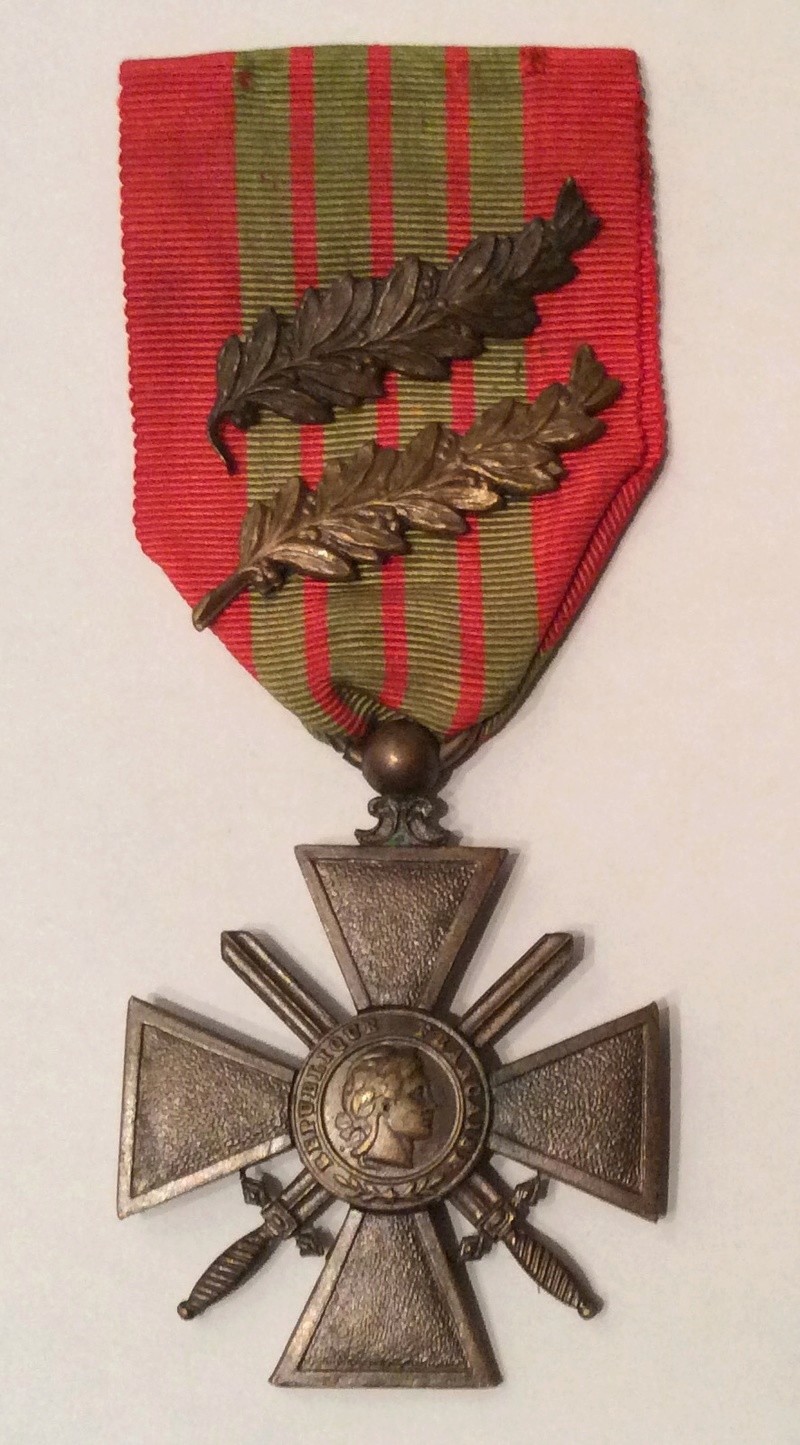 Trouvaille du jour : Croix de guerre des nageurs de combat.  Img_1210