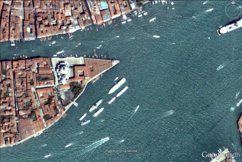 Une surprenante concentration de bateaux à Venise [C'est quoi ?] Dogana11
