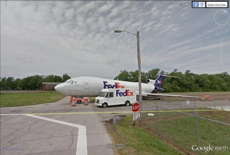 [STREET VIEW] Un avion-cargo FedEx termine son voyage dans un champ ! Fedex_11