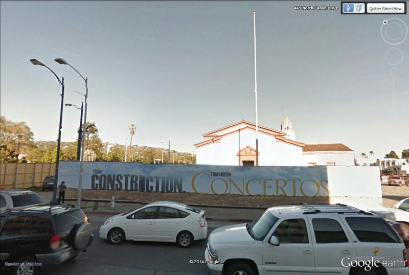 STREET VIEW : les palissades de chantier du Wallis Annenberg Center, Beverly Hills, Californie La110