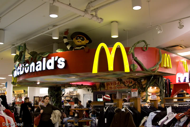 McDonald's à Manhattan : sur les traces du film Super Size Me - Page 5 Macysm10