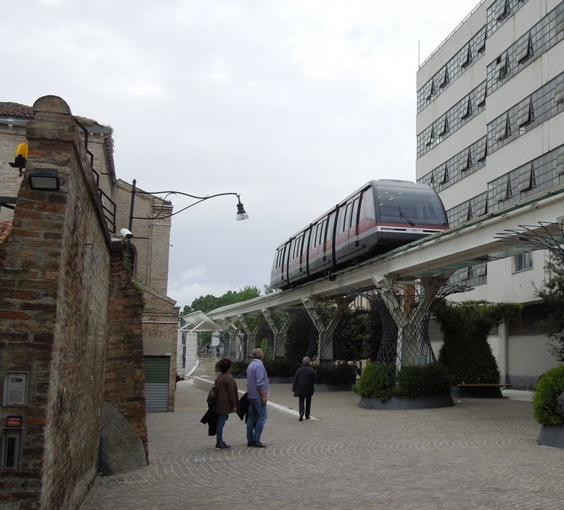 Le People Mover : le transport par câble s'immisce à Venise People13