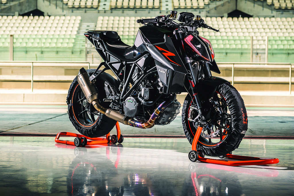 KTM 1290 Super Duke  Ktm-1210