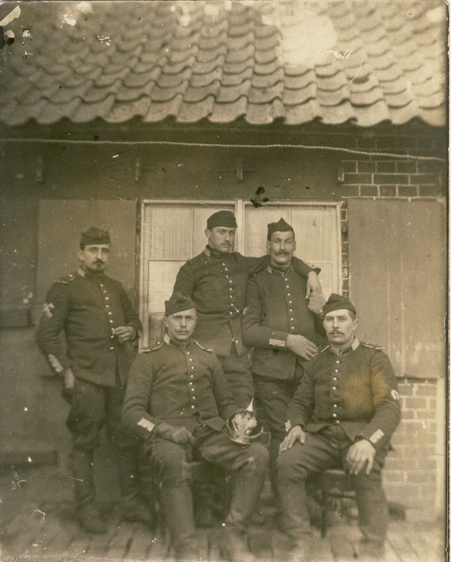 Quelques photos de soldats français avec des casques à pointe de prise Entra164