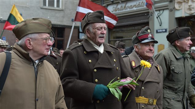 Défilé d’anciens Waffen SS à Riga. Afp_1410