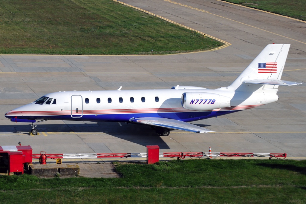 Aeroportul Oradea - Octombrie 2013 N777b_10