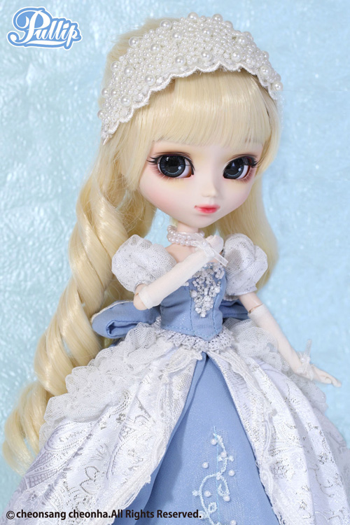 2014 -  Janvier 2014 : Pullip Princess Dahlia Cinderella  P112_210